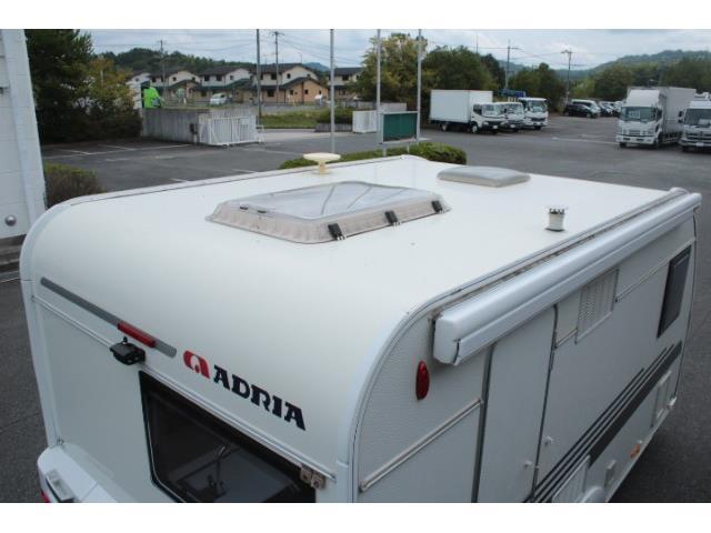 キャンピングカー トレーラー