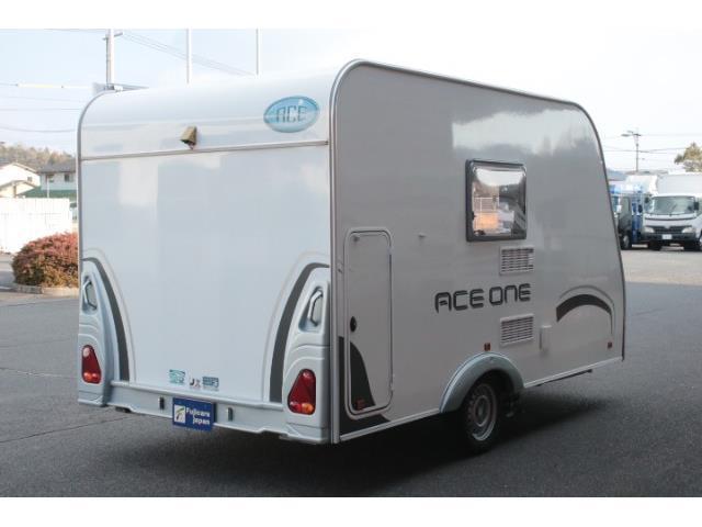 キャンピングカー トレーラー